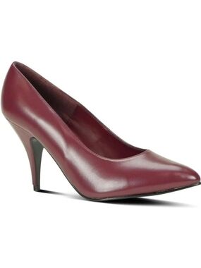 Pointed-Toe Pumps in Deep Berry by